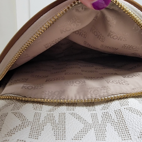 Michael Kors Vanilla Cream Medium Abbey Signature Gold Studded Backpack/Tan Trim